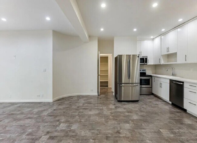 Building Photo - 1440 Veteran Ave