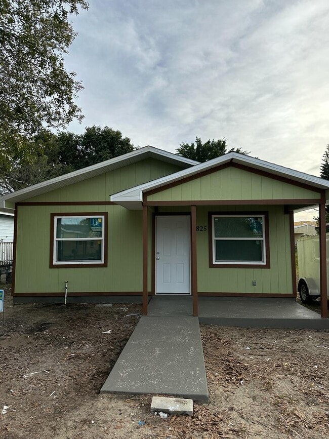 Building Photo - 825 Booker Ave