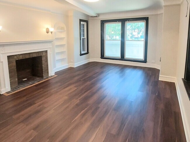 Building Photo - 4835 Lee St