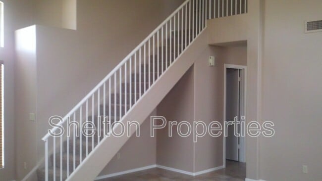 Building Photo - 6822 W Louise Dr