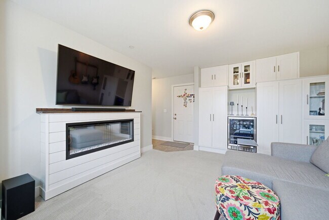 Building Photo - 4462 Monroe Ct