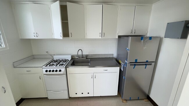 Building Photo - 516 Kamoku St