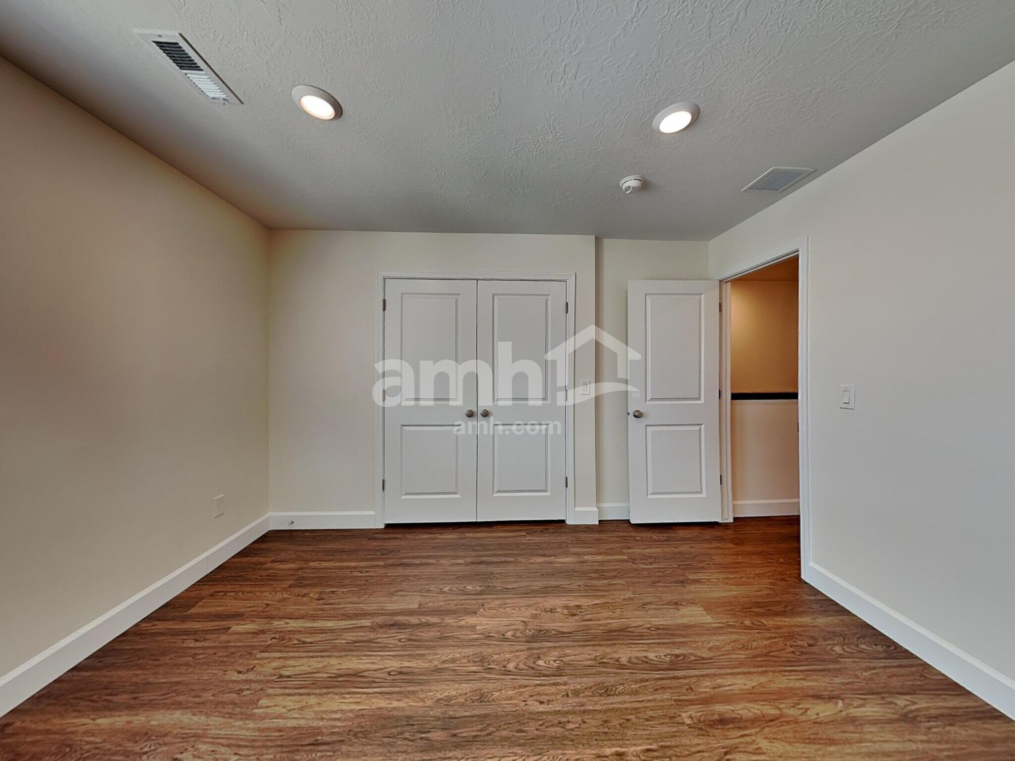 Building Photo - 2325 S Wild Horse Way