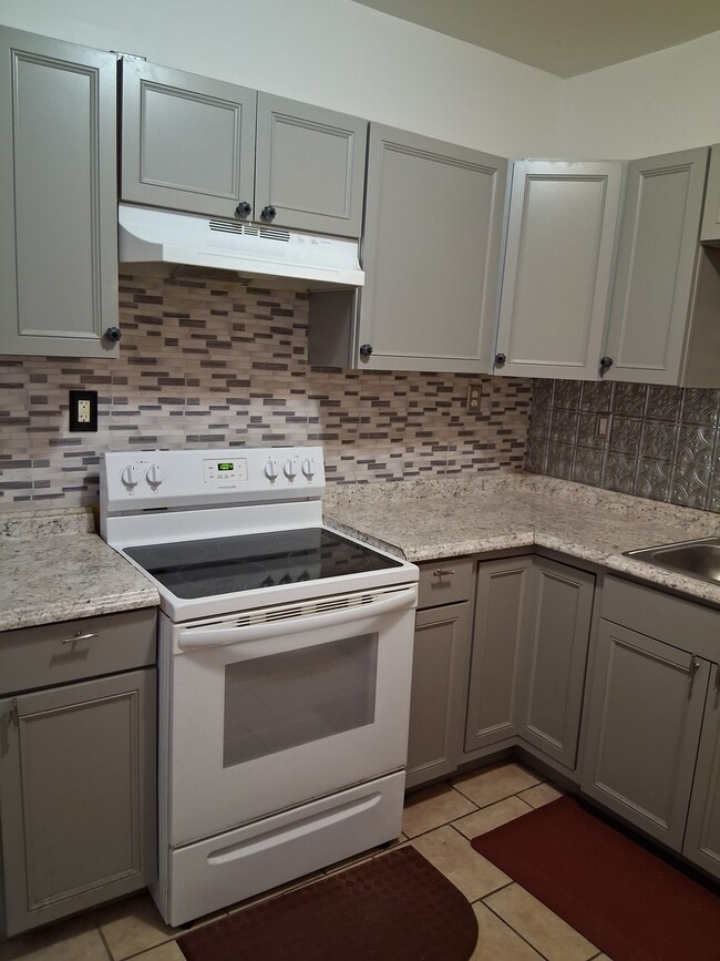 Building Photo - 917 N Lombard St