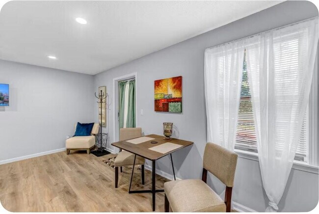 Building Photo - Furnished 1-Bedroom Apartment with Private Entrance and Free Laundry