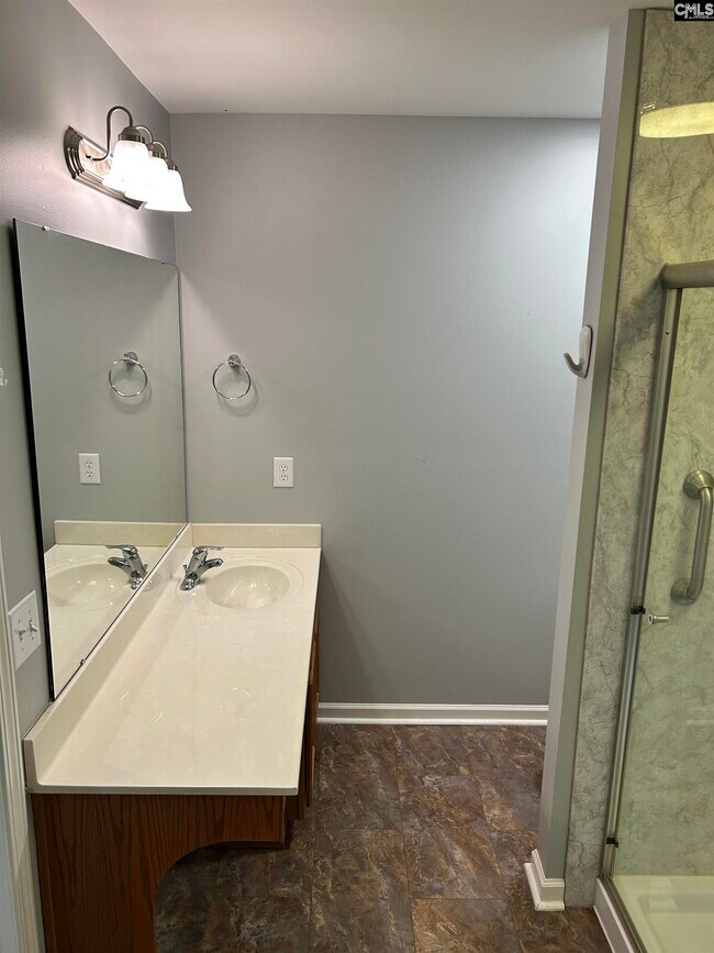 Building Photo - 168 Regency Dr
