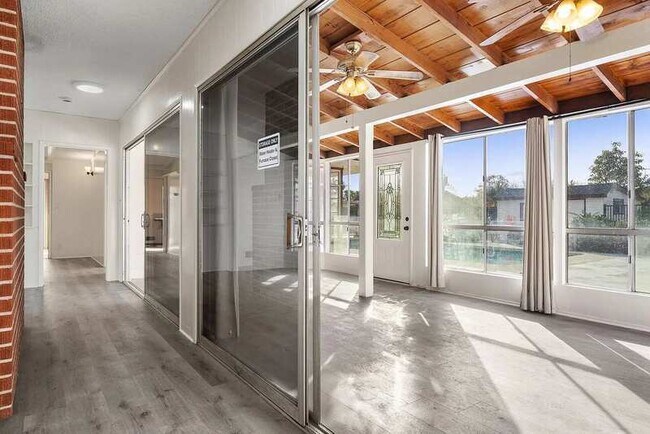 Building Photo - 590 N Cambridge St