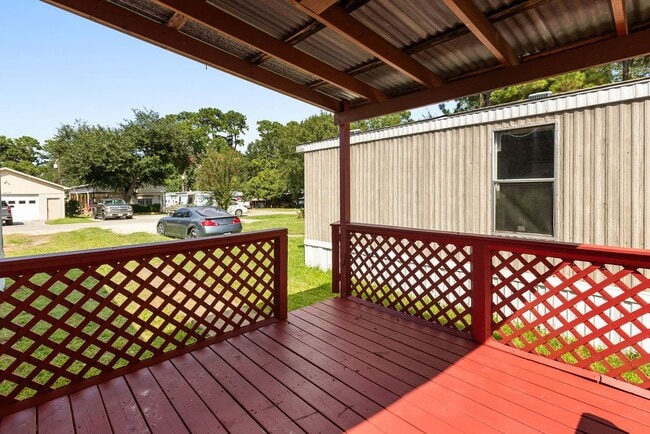 Building Photo - 13173 S Lee Shore Dr