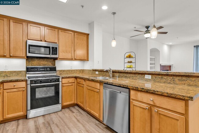 Building Photo - 1310 Creekside Dr