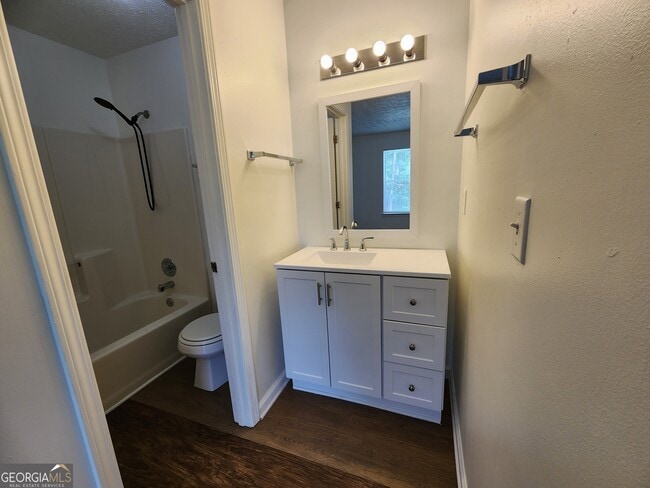Building Photo - 5960 Batson Ct