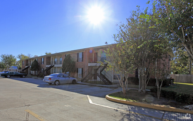 Building Photo - Winston Chase Apartments