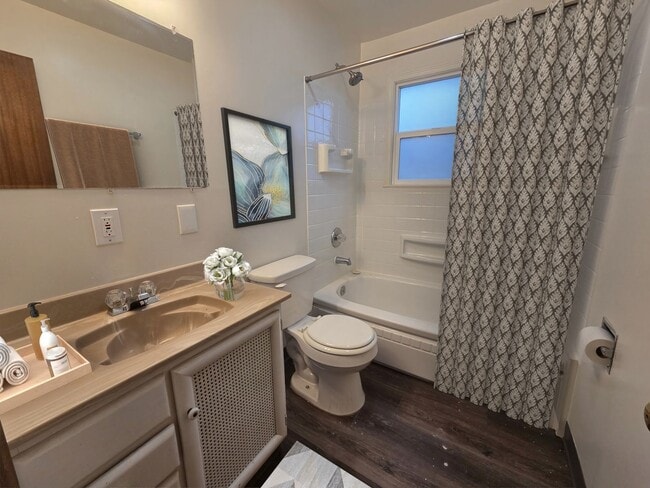 Building Photo - $1,750.00 – 2 Bed / 2 Bath Home with Fenced Yard, Fireplace, and Garage