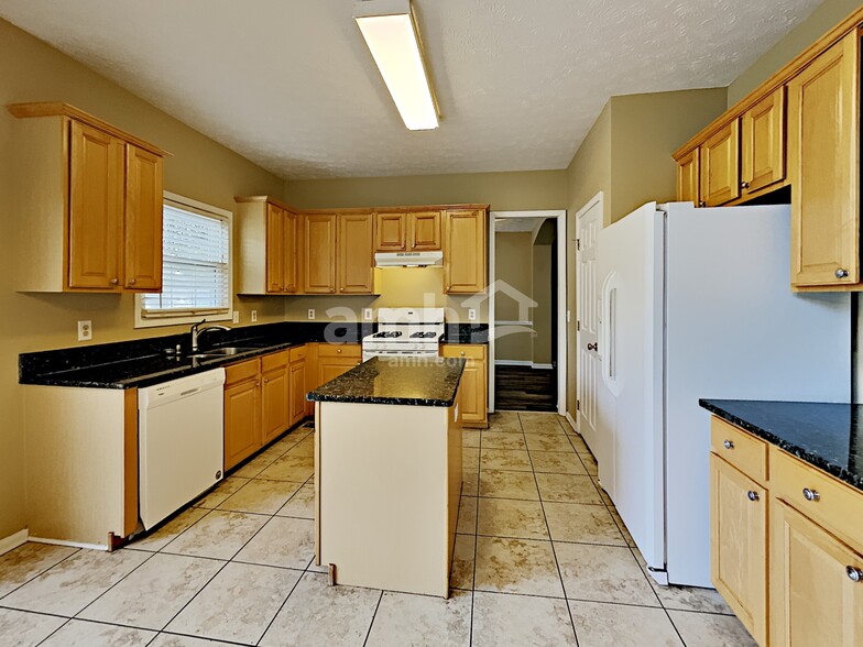 Building Photo - 1454 Chamirey Dr SW