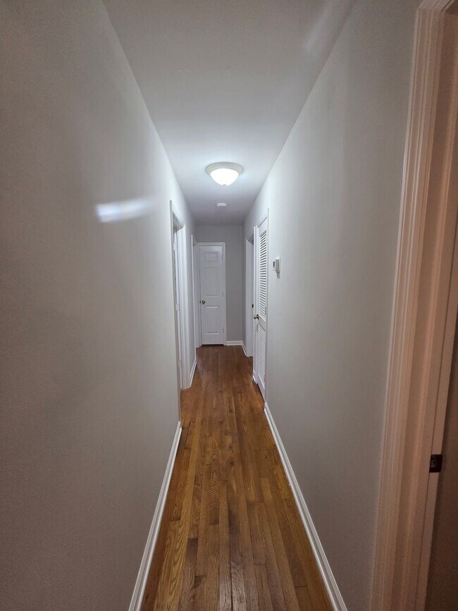 Building Photo - Charming 3BR/2BA Home in Woodbury!