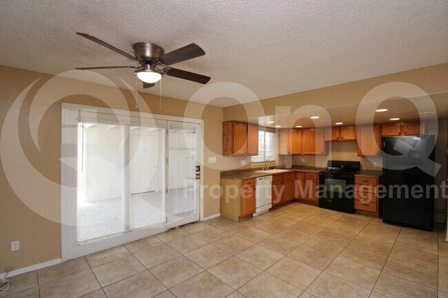 Building Photo - 6560 N 43rd Ave