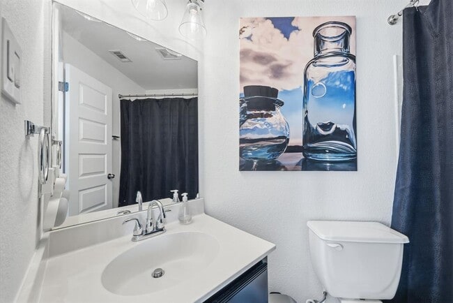 Building Photo - 1817 Carlson Dr