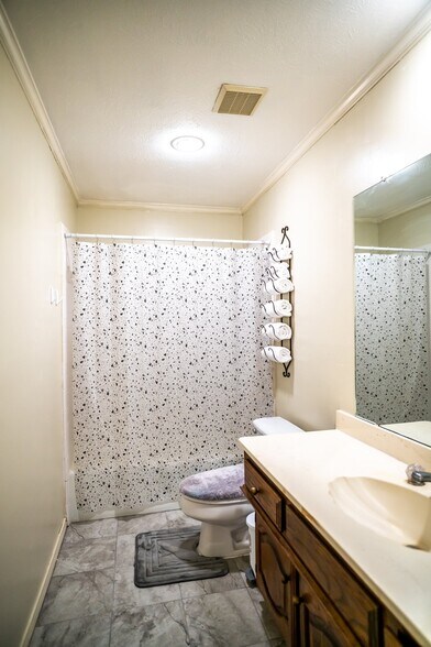 Building Photo - 3706 Bishop Hill Dr