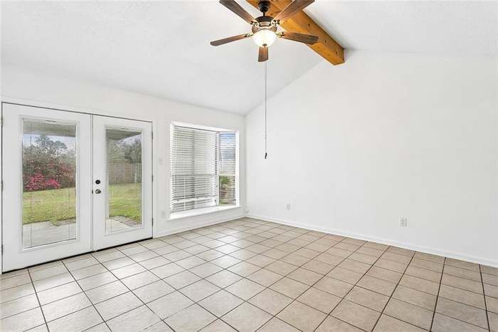 Building Photo - 202 Almond Creek Rd