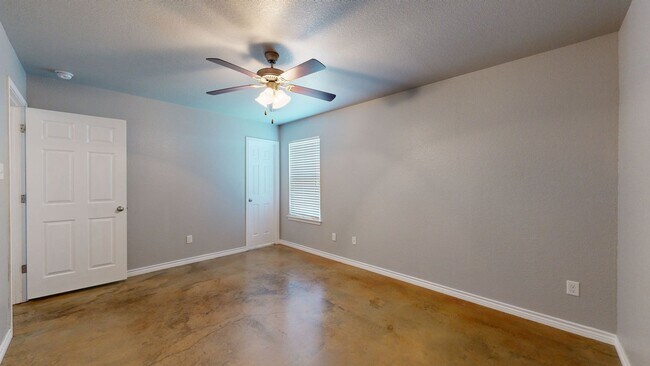 Building Photo - 2904 Starlight Dr