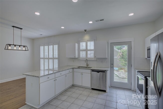 Building Photo - 11330 Deer Ridge Ln