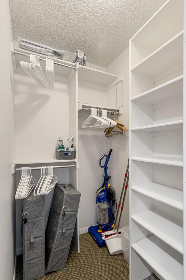 Building Photo - 6380 S Boston St