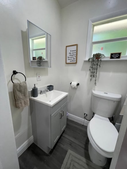 Building Photo - 1367 Riverland Rd