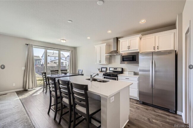 Building Photo - Long Realty & Property Management - Beauti...