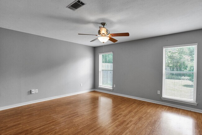 Building Photo - Beautiful Home for Lease!