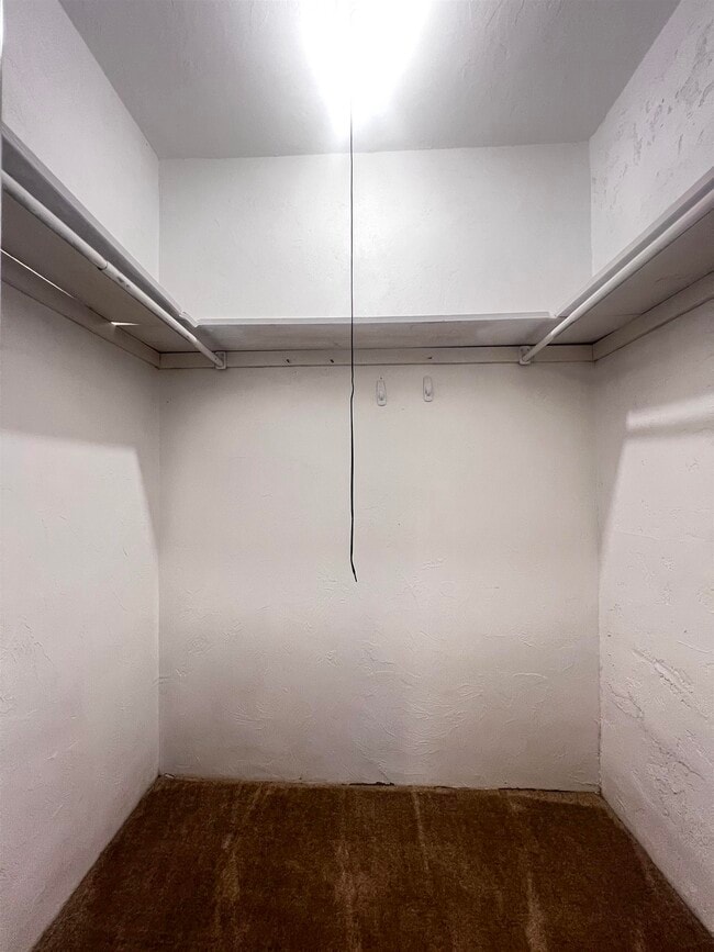 Building Photo - 3720 Rock Brook Dr