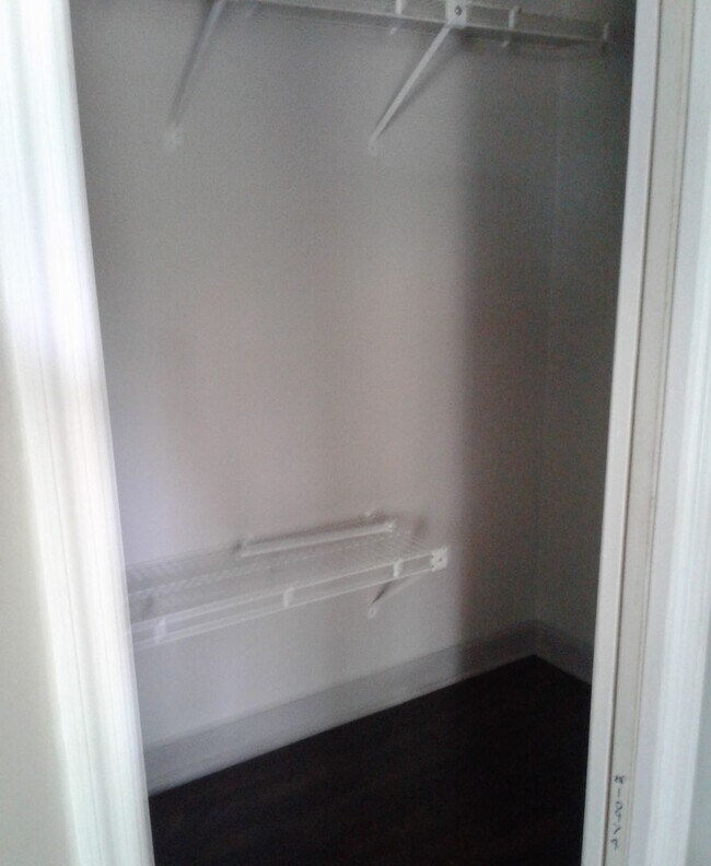 Building Photo - 211 Teakwood