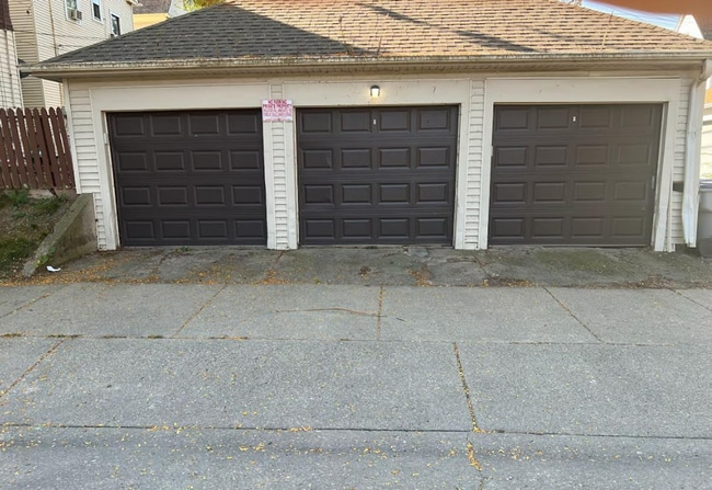 Building Photo - 2979 N Murray Ave