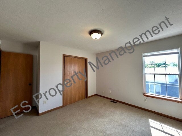 Building Photo - Great 3 Bedroom 2.5 Bathroom Two Story Home in Franklin Township!