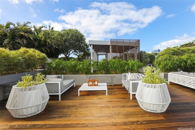 Building Photo - 888 Kapiolani Blvd