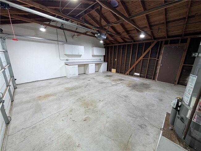 Building Photo - 1715 Encino Ave