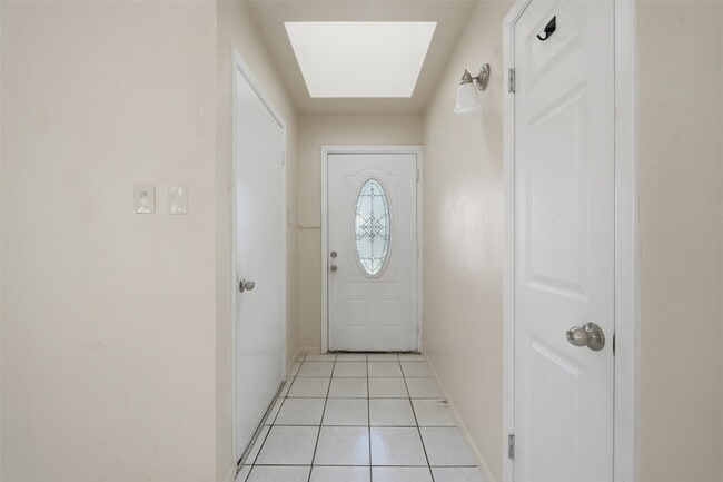 Building Photo - 13723 Smokey Trail Dr