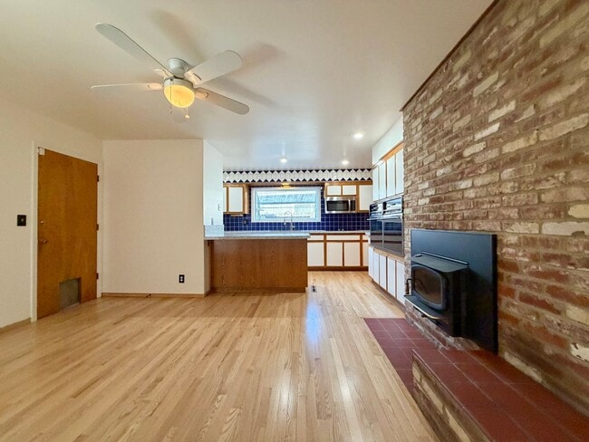 Building Photo - 3 Bedroom 2 Bathroom Napa Brown's Valley Home