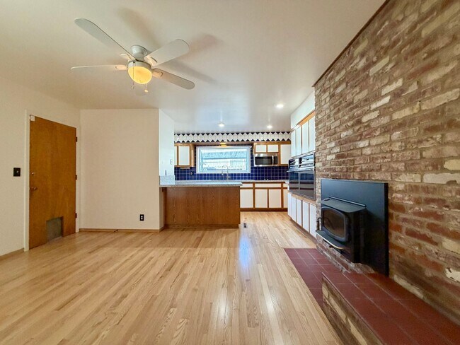 Building Photo - 3 Bedroom 2 Bathroom Single Level Napa Brown's Valley Home