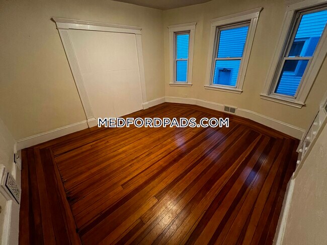 Building Photo - 128 Princeton St