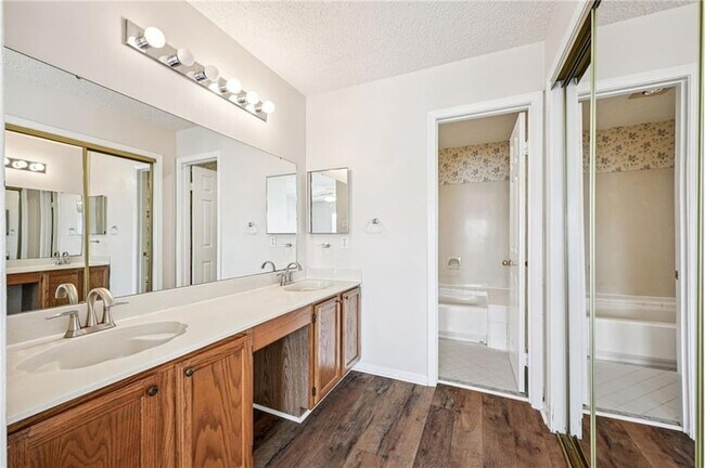 Building Photo - 109 Silverwood Dr