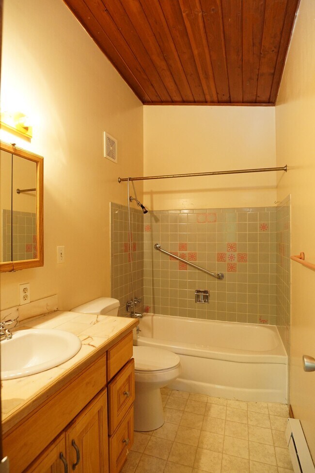 Building Photo - 100 Martin Luther King Jr Way