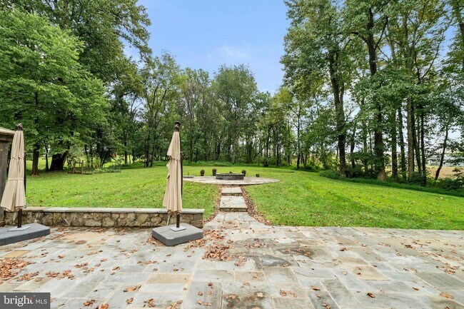 Building Photo - 41433 Red Hill Rd