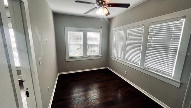 Building Photo - 403 S Albany Ave