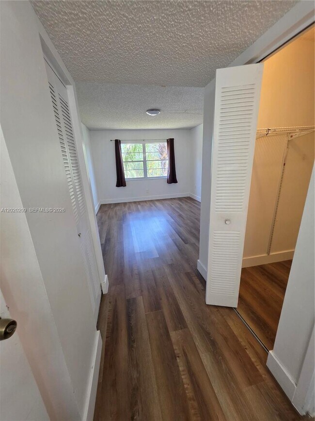 Building Photo - 4374 NW 9th Ave