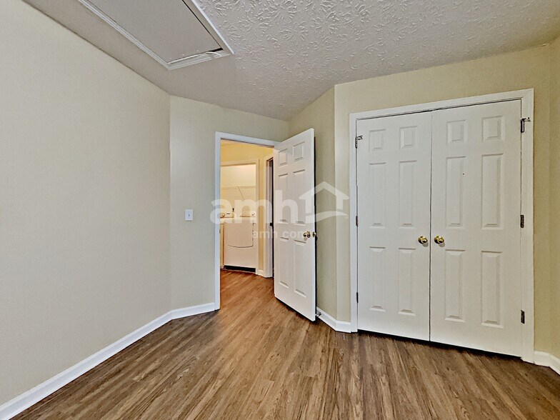 Building Photo - 3151 Serenade Ct