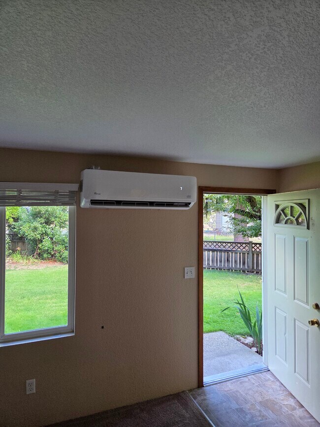 Mini split heat pump 24k BYU - 25119 237th Ct Se