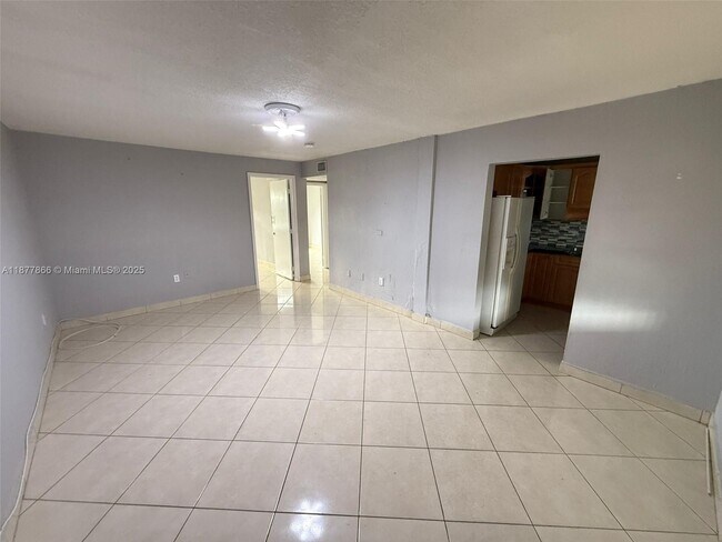 Building Photo - 1325 W 68th St