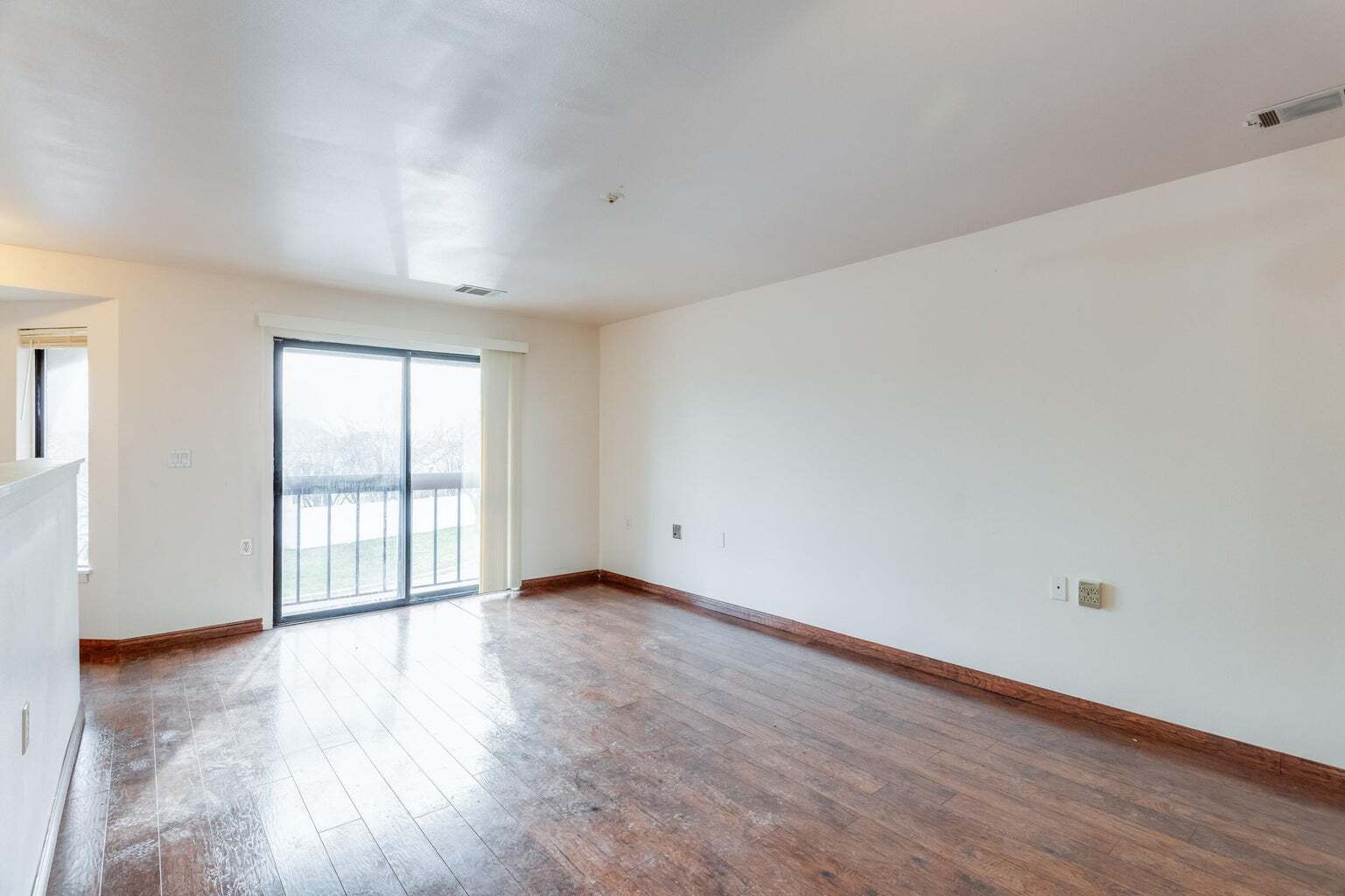 Building Photo - 9082 N Park Plaza Ct