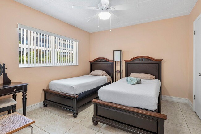 Building Photo - 4500 N Flagler Dr