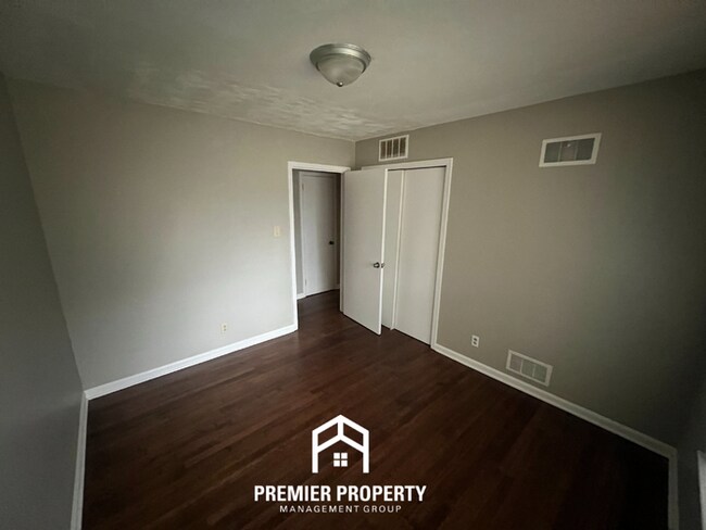 Building Photo - 5435 Whitworth Rd