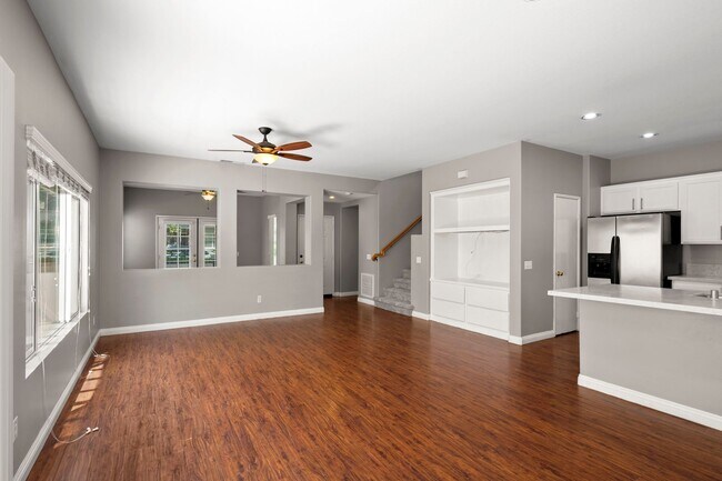 Building Photo - Gorgeous 3 Bedroom Chula Vista Home!